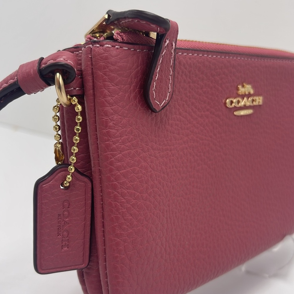 Coach Double Corner Zip Wristlet
IM/Rouge
NWT - Picture 8 of 16
